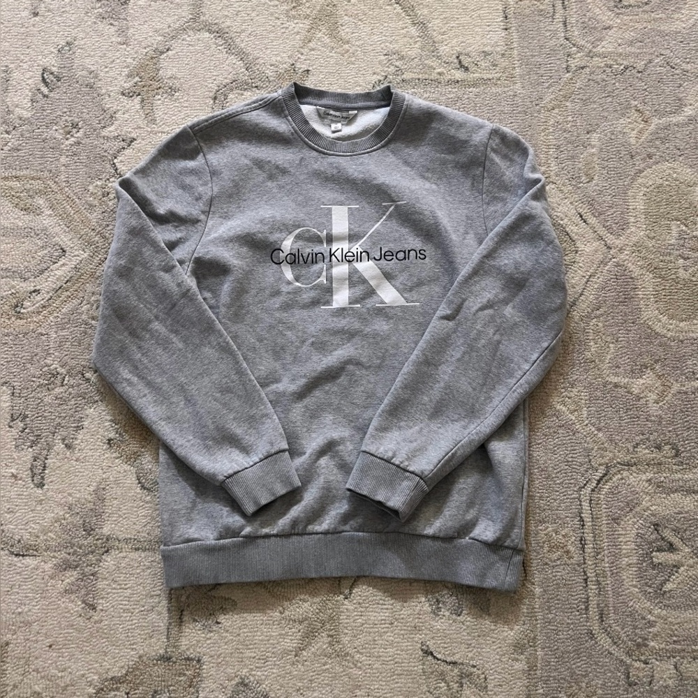 Calvin Klein sweatshirt